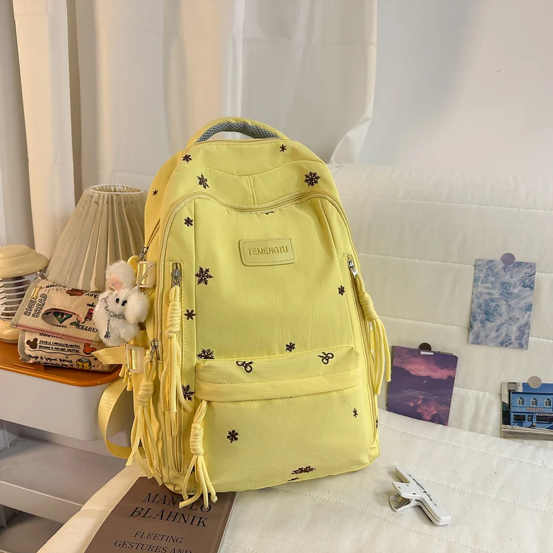 Eleganter Rucksack mit Blumenstickerei Skanto